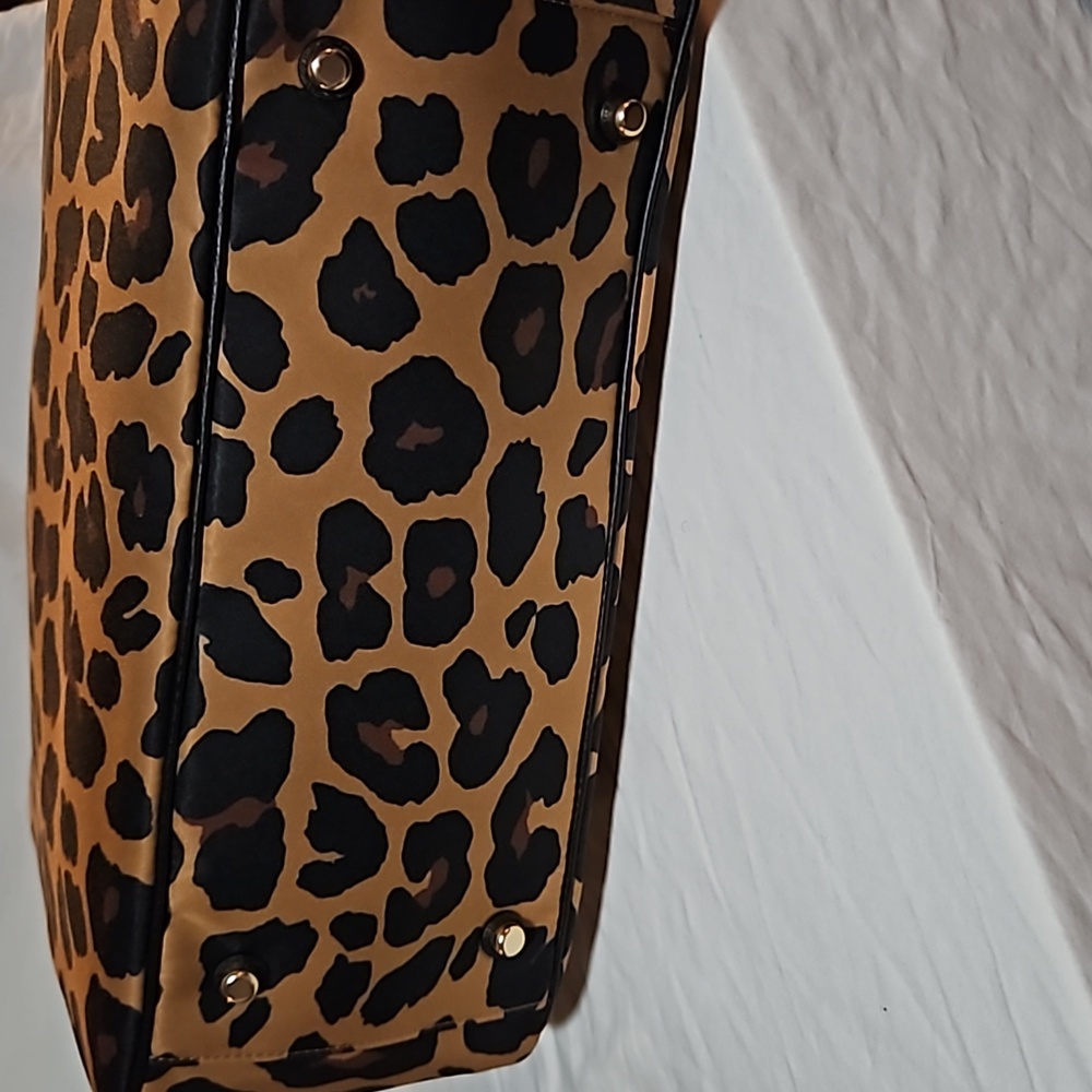 Leopard Court Tote - Picture 3 of 5